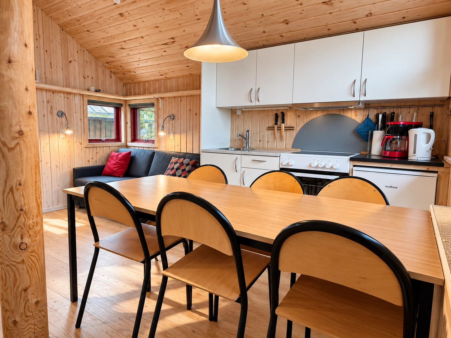 Komforthytte – living area Living and dining area with kitchen in the Komforthytte